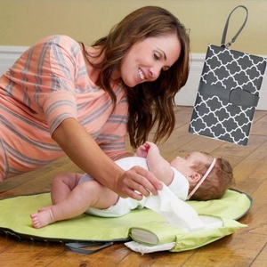 water proof fold-able diaper changing mat mommy clutch